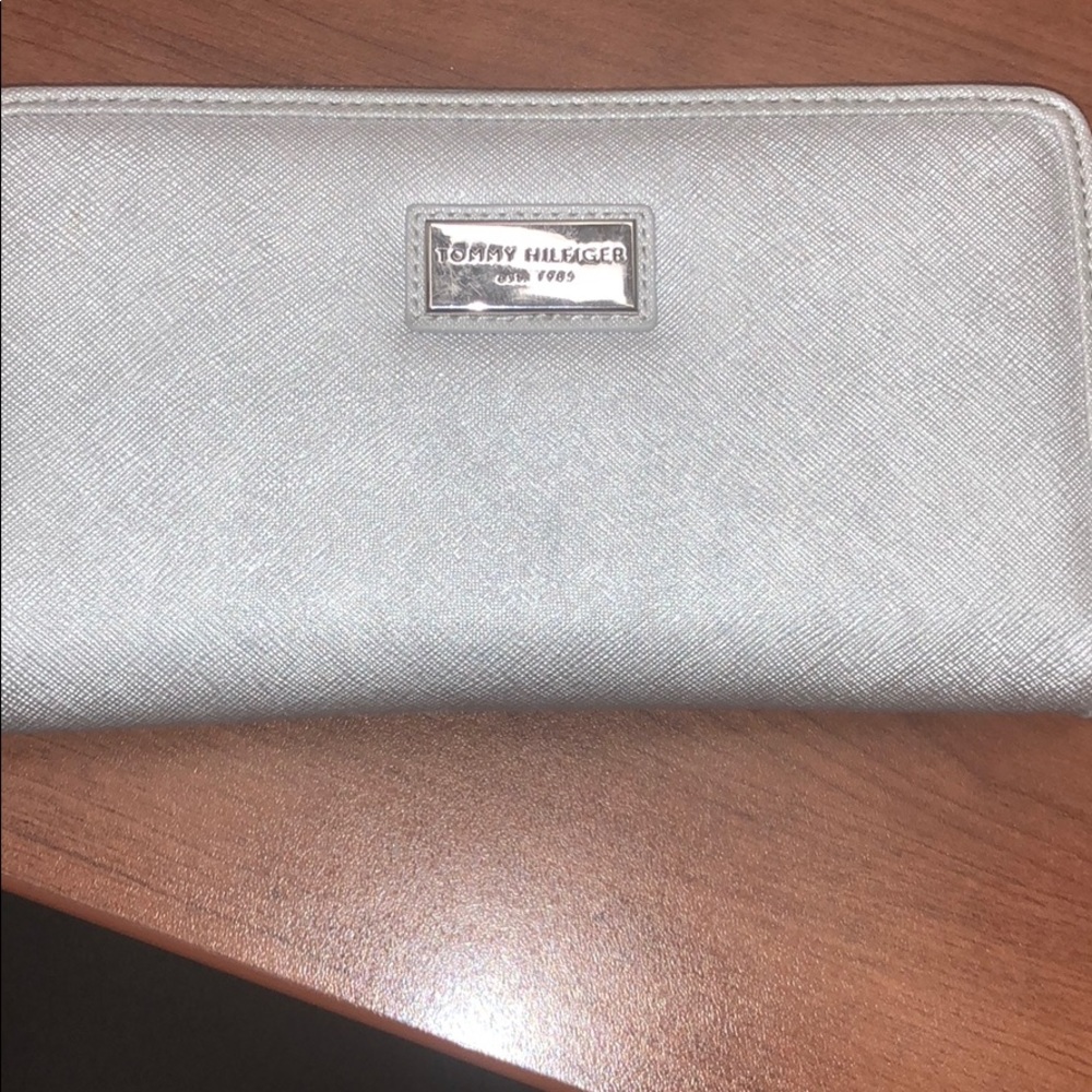 Tommy Hilfiger wallet